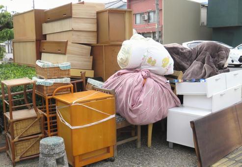 青森県の自治体粗大ごみ回収と民間業者の違い